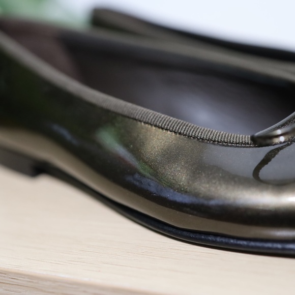 Chanel Ballerina Flat Sandals Patent Leather Green Bronze Brown Back Toe Sz 37 - Picture 9 of 13